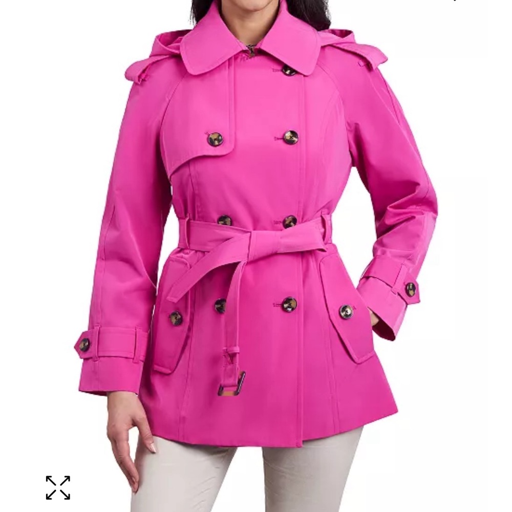 LONDON FOG
Women's Double-Breasted Belted Trench Coat. NWT